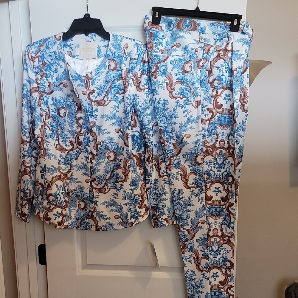 Elegant Blue and Brown Patterned Women's Pantsuit w/matching top